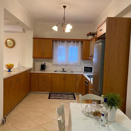 Apartament Thanasis House *