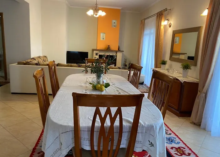 Thanasis House Apartament